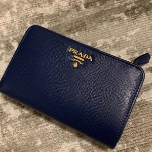 NWOT Prada Saffiano blue leather wallet